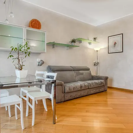 Joivy Vibrant Flat With Balcony Milan