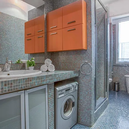 Joivy Vibrant Flat With Balcony Milan